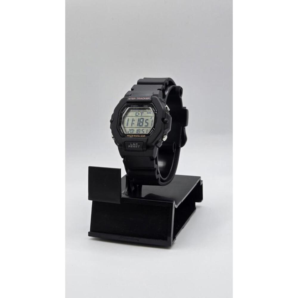 Casio LWS2200H-1AV Women's Digital Watch with Step Tracker Dual Time